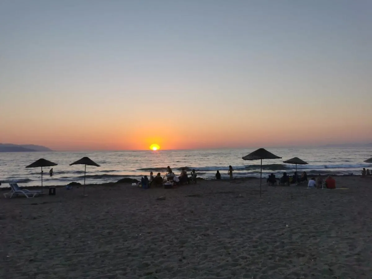 Peaceful Apartment 150 M From The Sea Kusadasi
