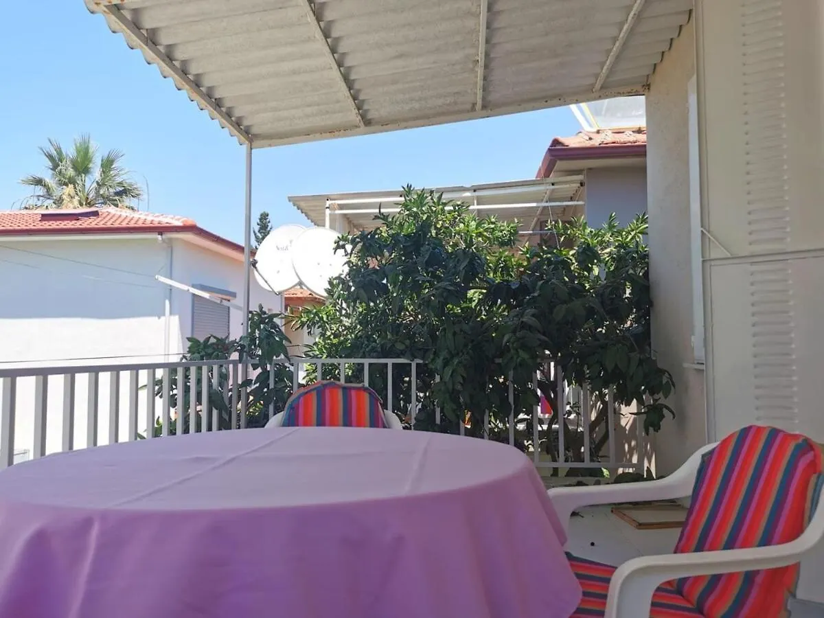 Peaceful Apartment 150 M From The Sea Kusadasi Turkey